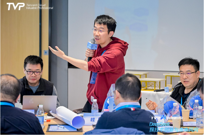 探秘 DeepSeek 落地进展，腾讯云携手业界专家共话 AI 生产力