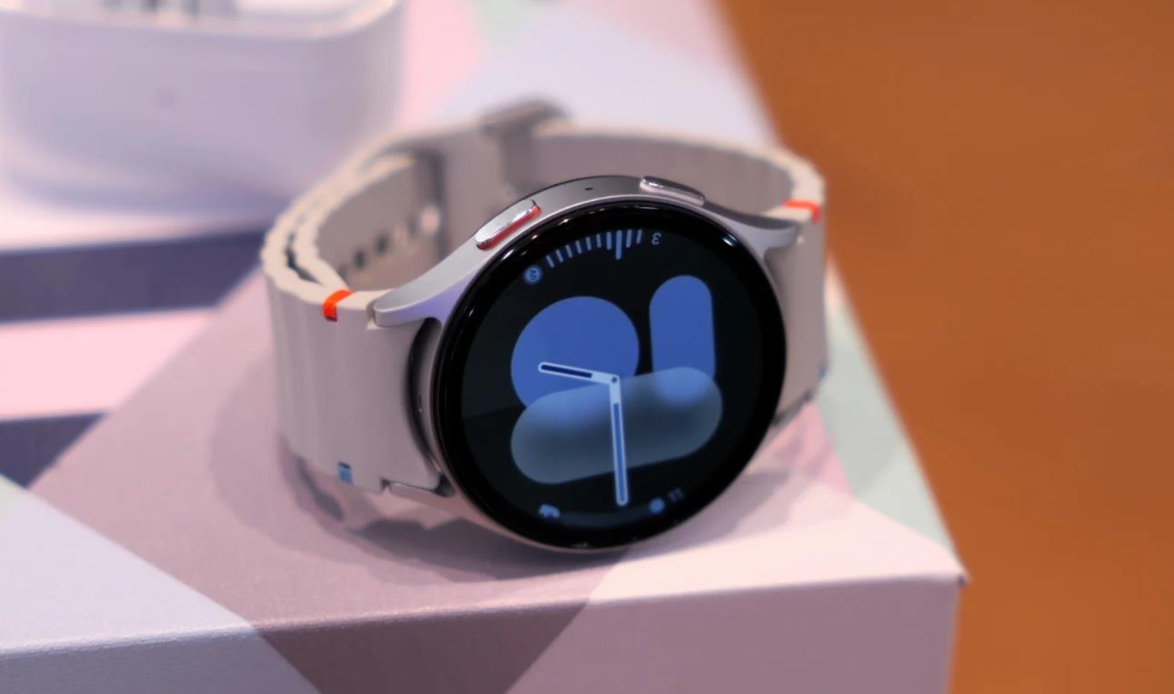 ‌三星Galaxy Watch 7/Ultra推送重磅更新 美国用户速查安全补丁