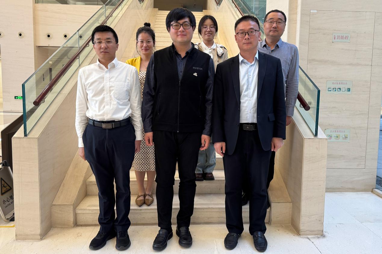 飞诺门阵当选中国电子商会大模型专委会副理事长单位