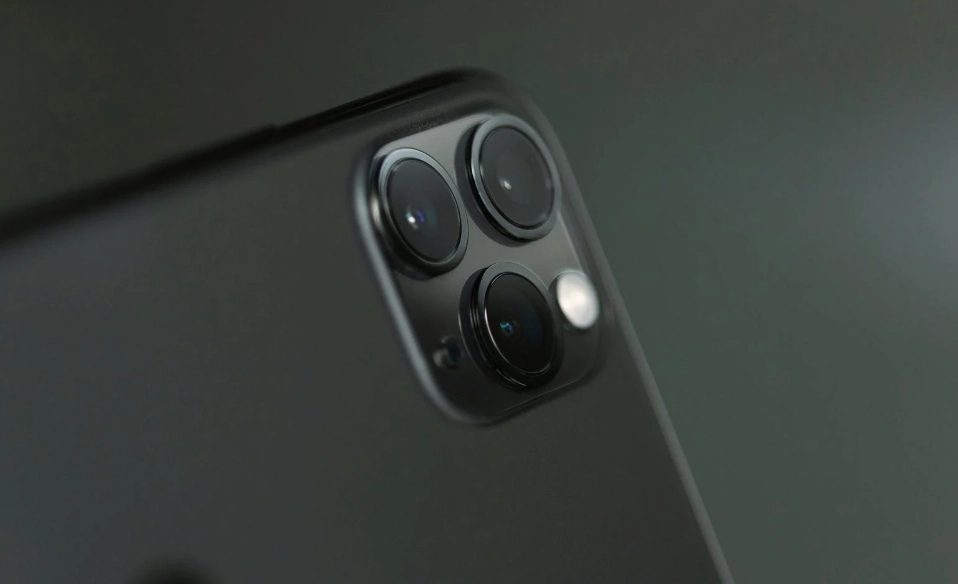 T-Mobile 免费送出 iPhone 16 Pro     无需以旧换新、这波操作太狠了