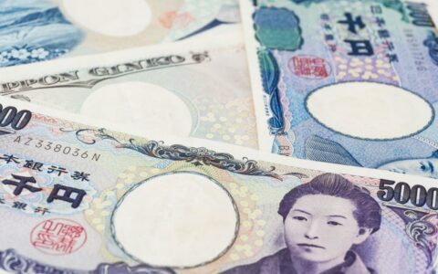 现金福利是好是坏？日本民众吵翻了！
