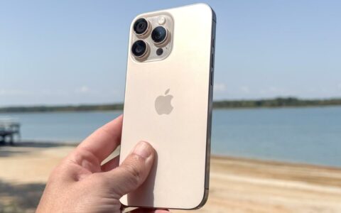 苹果iPhone 17 Pro Max传闻：6.9英寸巨屏+三摄大改