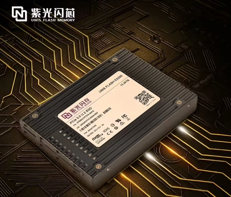 紫光闪芯推出全栈国产化架构企业级 PCIe 5.0 固态硬盘紫光闪存 E5200