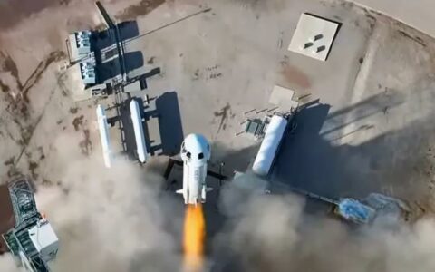 ‌蓝色起源第12次载人太空飞行圆满成功 六名探险者跨越卡门线