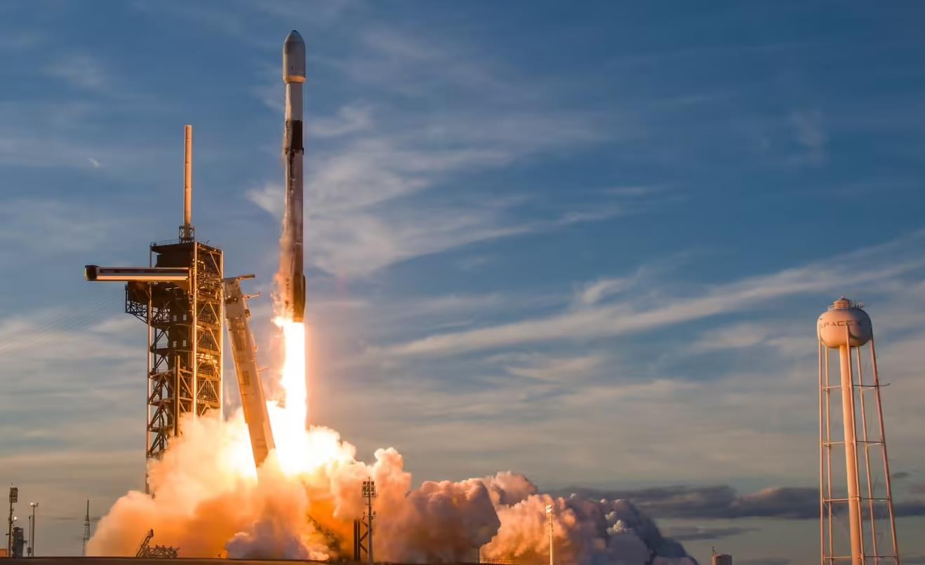 SpaceX创历史：猎鹰系列火箭完成500次轨道发射