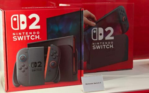 任天堂Switch2正式发售 中签玩家通宵排队抢购
