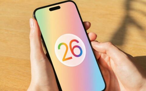 苹果iOS 26正式发布：液态玻璃革新设计，AI能力跨越升级