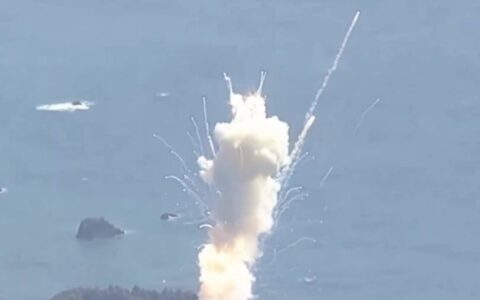 日本火箭发射5秒后爆炸，数百亿日元瞬间蒸发