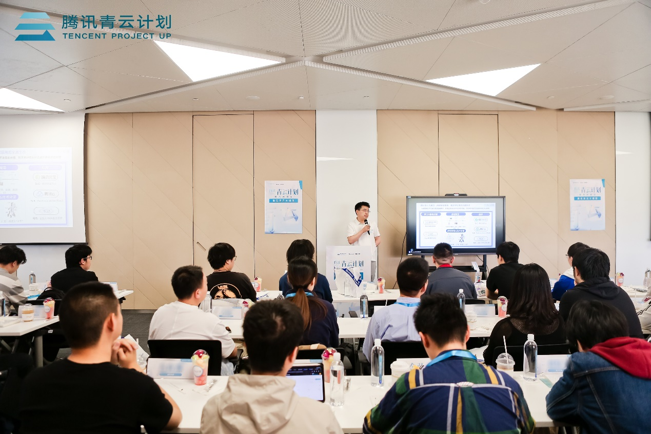 腾讯2026青云计划启动，百余项技术课题支持青年人才挑大梁
