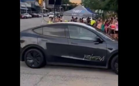 马斯克呼吁欧盟加速批准FSD 为Robotaxi全球扩张铺路