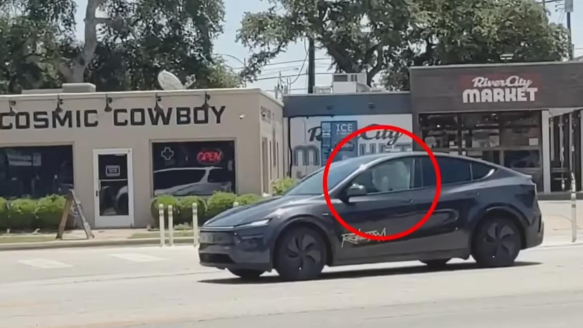 特斯拉无人出租车Robotaxi被发现在奥斯汀密集路测