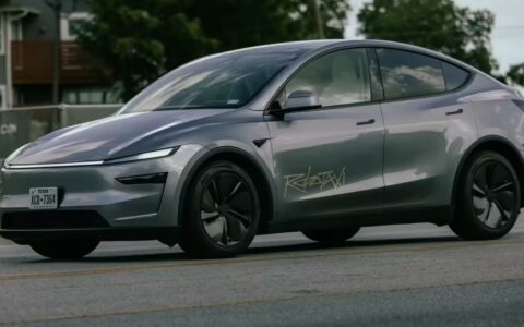 特斯拉Robotaxi在美奥斯汀开启公众试乘