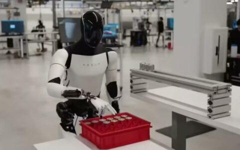 特斯拉Optimus V3人形机器人确认搭载Grok语音助手