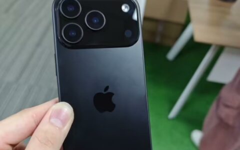 iPhone 17 Pro机模曝光：横向相机矩阵+下移苹果标