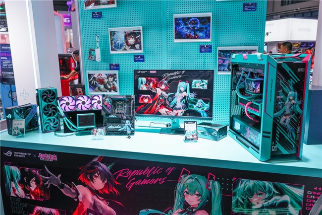 BW2025 ROG绝神 RO姬x初音未来版电竞显示器，双模新品闪耀登场