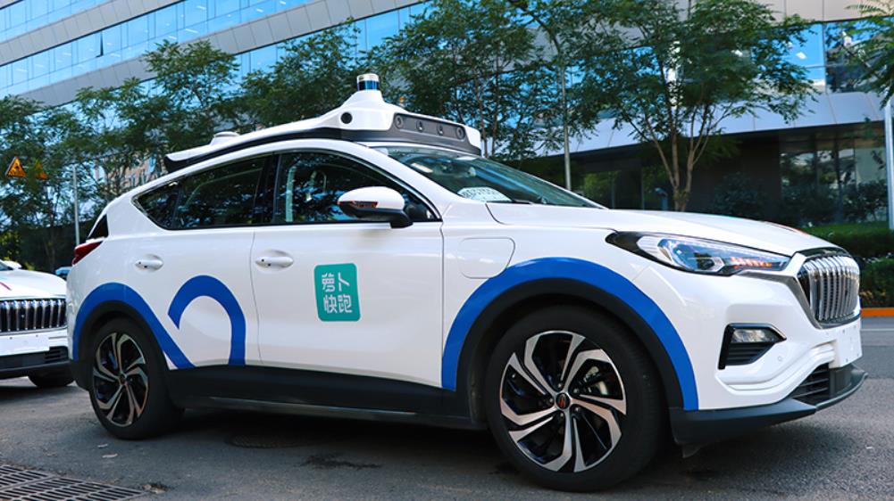 百度Robotaxi技术路线大转弯 李彦宏押注纯视觉对抗特斯拉