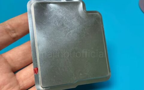 ‌苹果史上最薄iPhone 17 Air电池曝光：2900mAh金属封装，钛合金中框成亮点