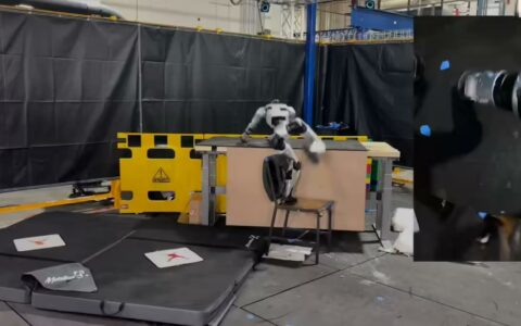 ‌人形机器人新突破：宇树G1实现复杂动作仅靠本体感觉驱动
