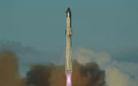 ‌SpaceX星舰V2版完美谢幕 第十一次试飞成功完成关键技术验证