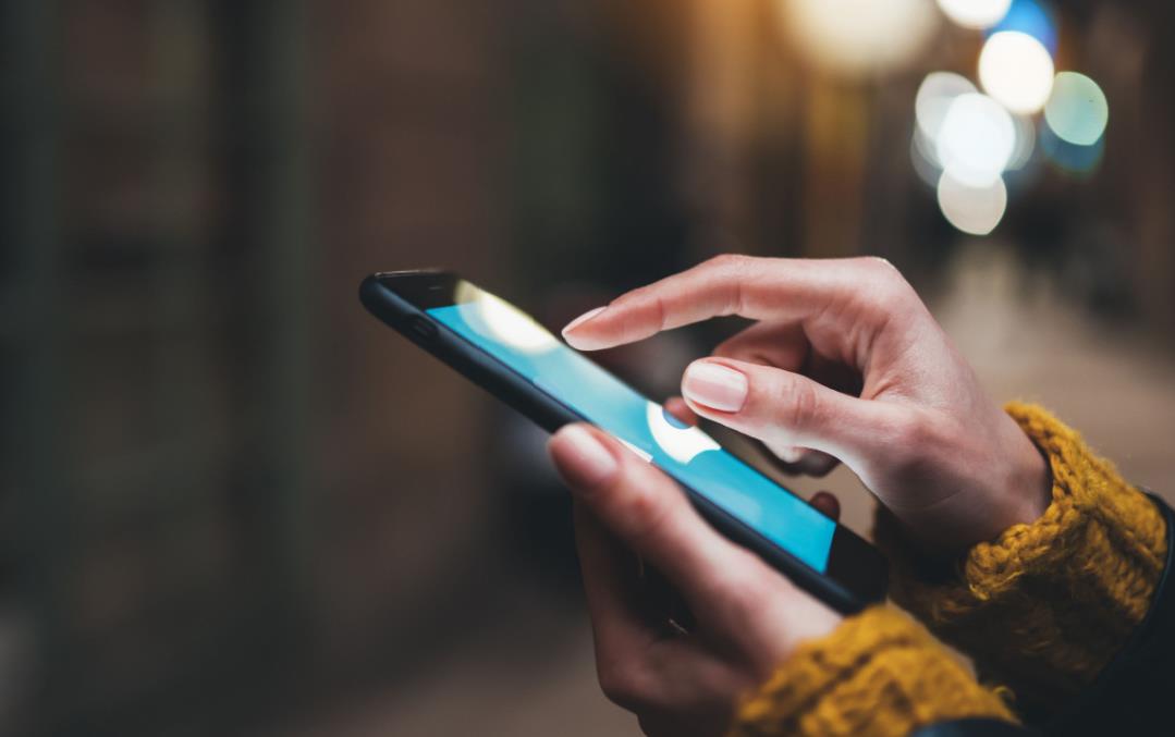 ‌2025年Q3全球智能手机市场回暖：三星领跑，苹果增速最快