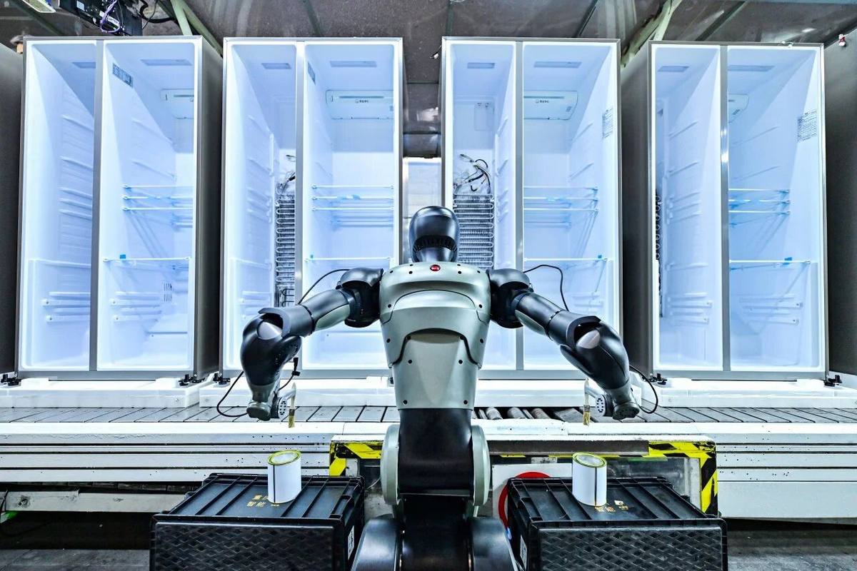 累活、脏活让机器人干！海尔智家一工厂用上“人形机器人”