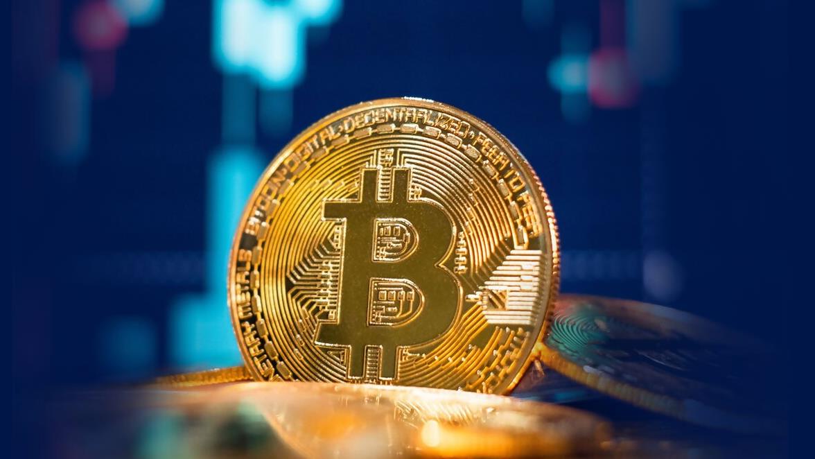 比特币再创新高！10月26日突破112000美元大关