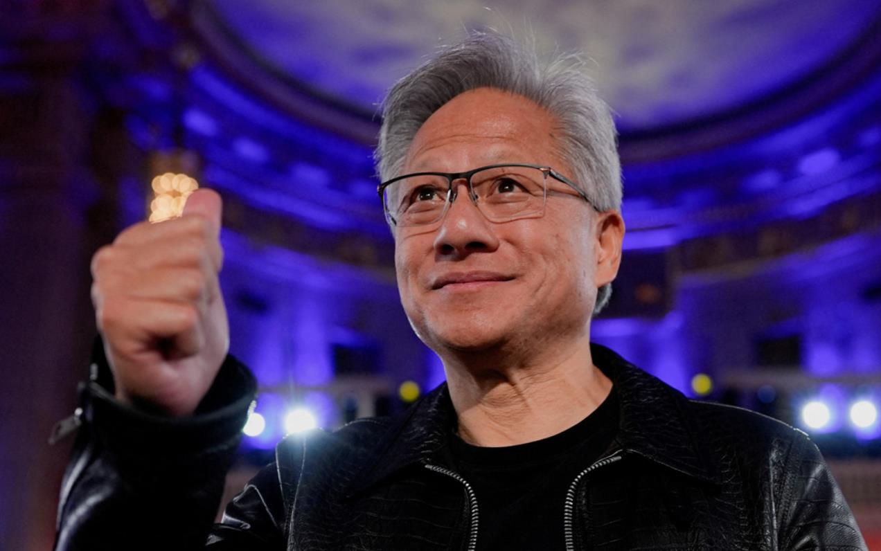 英伟达市值突破5万亿美元 黄仁勋上升至福布斯富豪榜第8位