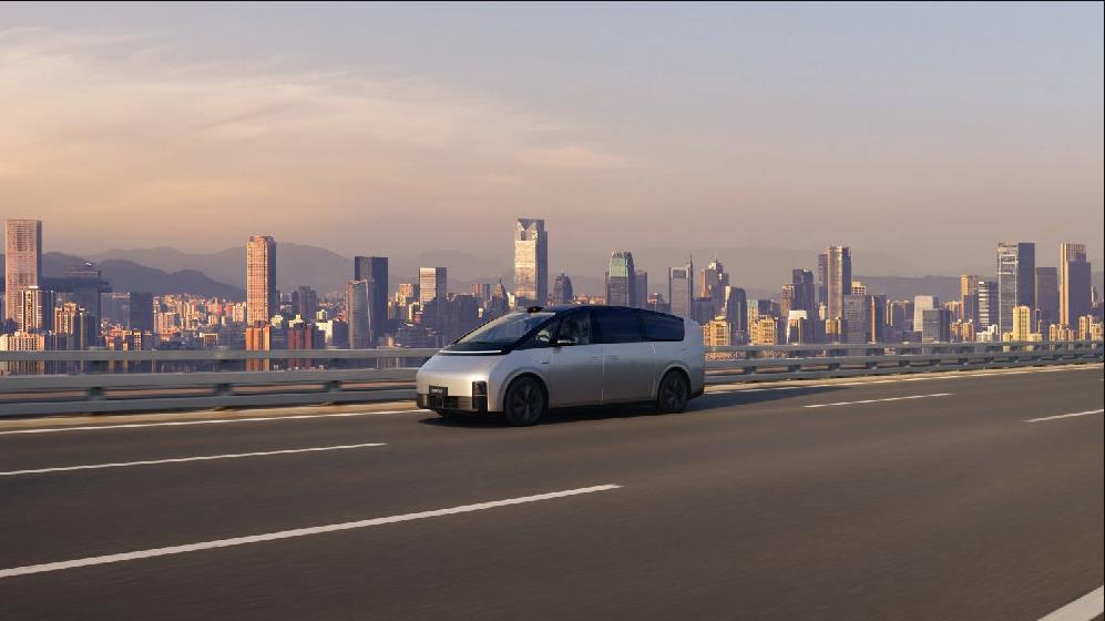 ‌理想汽车为车辆起火事件致歉 主动召回11411辆MEGA 2024款