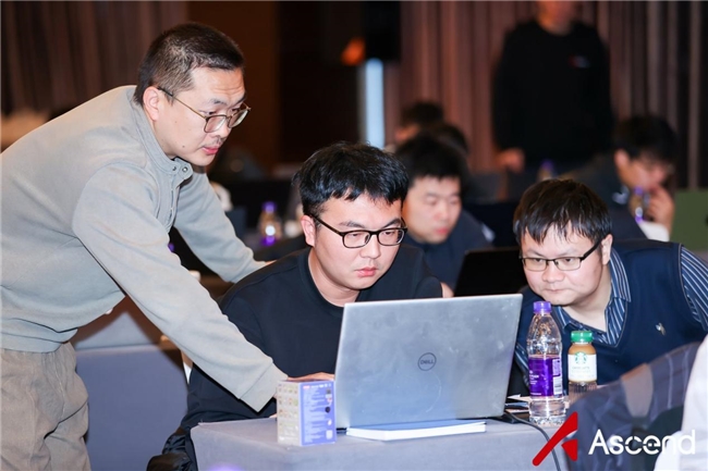 凝“芯”聚力，淬炼成“钢” | 昇腾“淬火行动”北京专场点燃伙伴开发者创新引擎