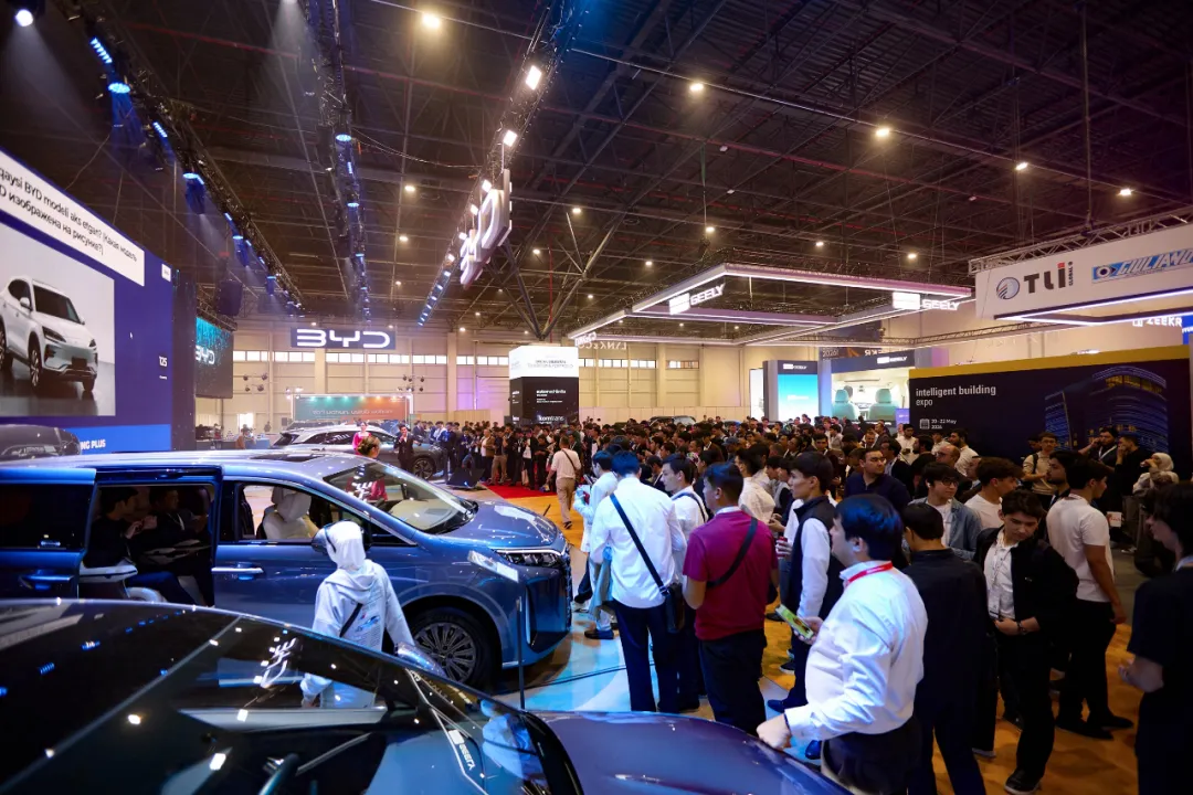 比亚迪1-10月销售370万辆 天神之眼车型累计超200万辆