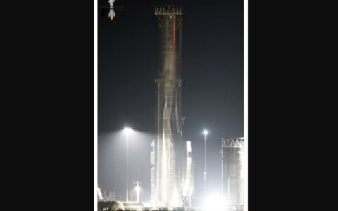 ‌SpaceX星舰V3测试爆炸事故：助推器严重损坏，原因未明