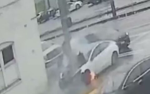 ‌特斯拉电子门把手设计再引诉讼：Model 3碰撞起火致乘客被困身亡
