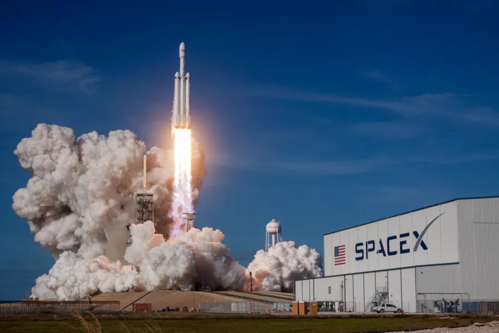 SpaceX冲刺IPO 拟募资超300亿美元