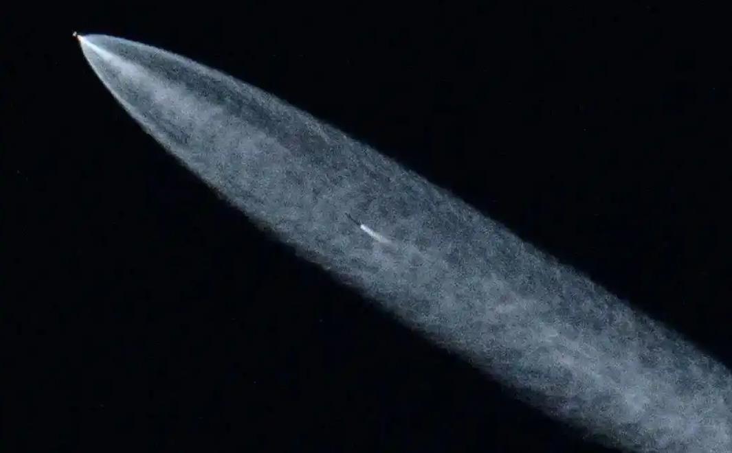 星链卫星在轨突发故障,少量碎片引发轨道安全关注