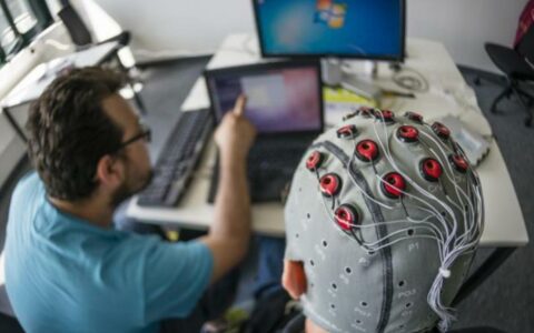 ‌Neuralink启动大规模生产，脑机接口迈入量产时代