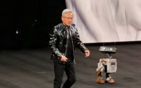 【CES 2026】黄仁勋：机器人“ChatGPT时刻”已至，英伟达开源物理AI模型