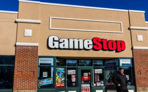 GameStop计划关闭400家门店以应对销售下滑
