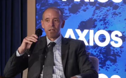 OpenAI首款硬件设备计划2026年推出，旨在重塑人机交互体验