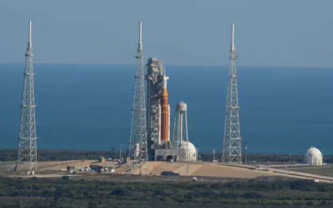 NASA启动关键燃料测试 决定载人绕月飞行时间