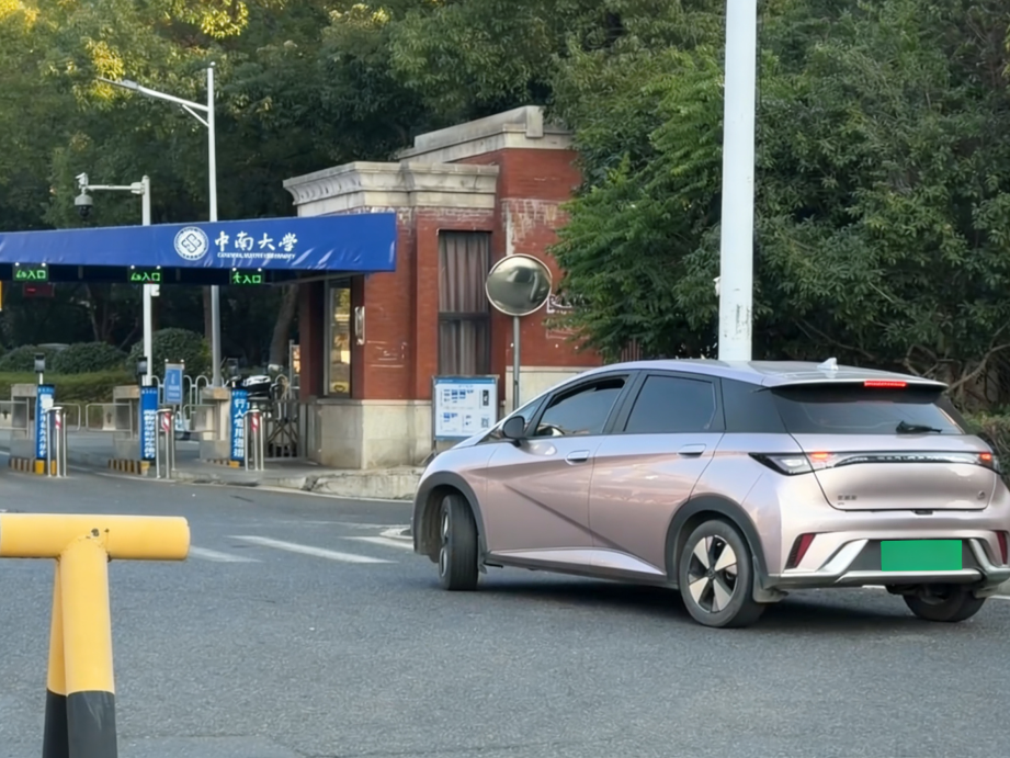 大学老师都在开比亚迪的背后:对技术与品牌的双重认可
