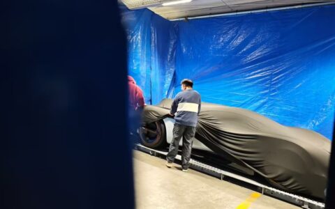 小米神秘超跑现身巴塞罗那街头，或为MWC 2026重磅预热