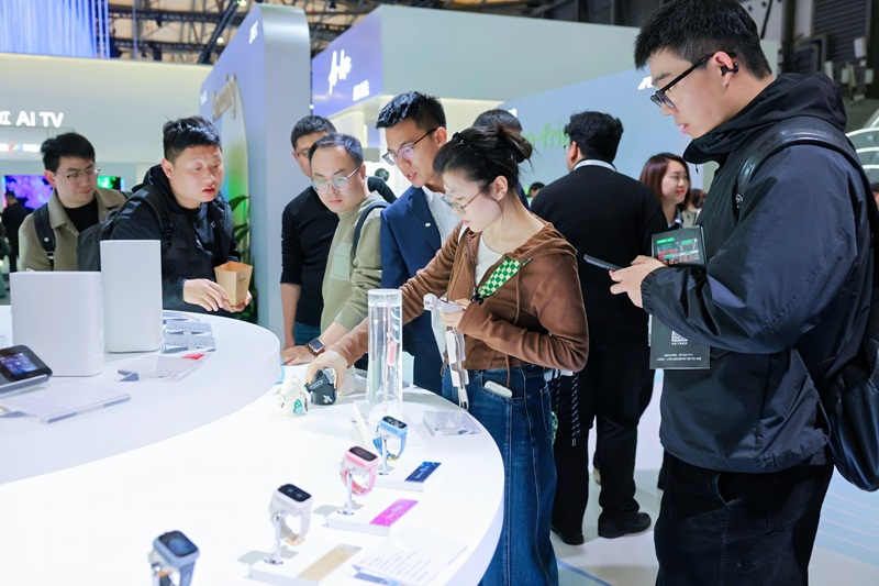 TCL实业AWE 2026焕新打造品牌活力乐园,“屏显+AI”让智慧生活触手可及