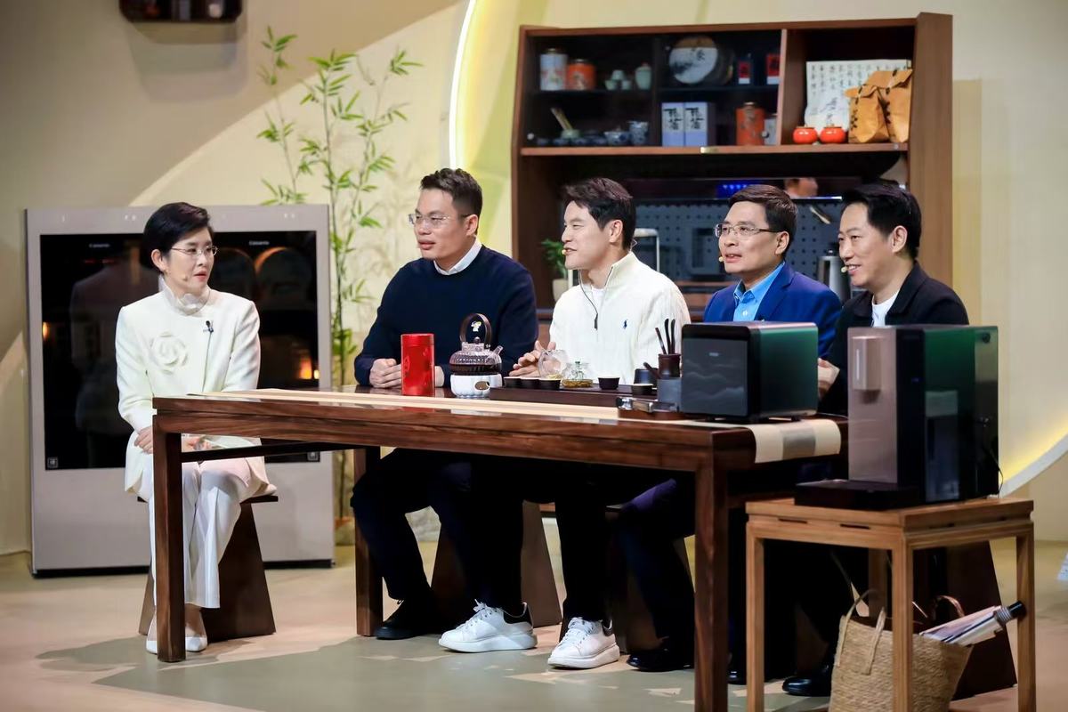 首创矿泉水标准，卡萨帝为懂茶人打造黄金矿泉净饮机