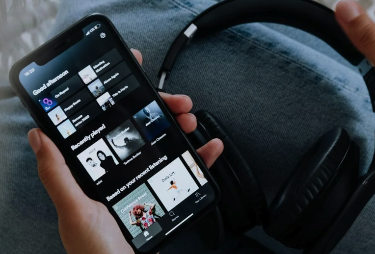 Spotify 为 Windows 客户端引入“独占模式”,让应用接管系统音频处理链路以改进音质