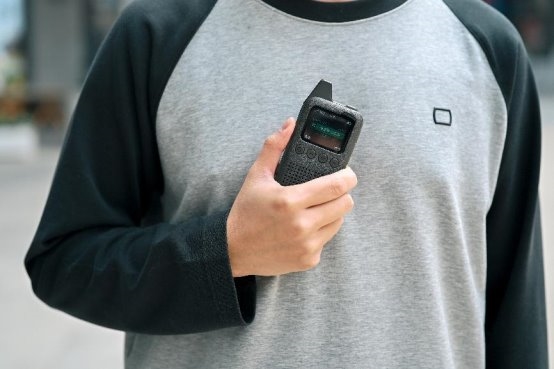 极蜂公网对讲机QM01:从管理视角出发,重新定义商用通讯终端
