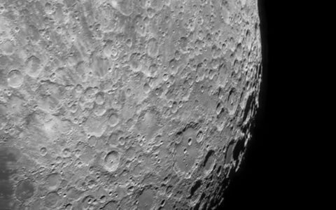 NASA发布迄今最清晰月球照：“地落”画面首度公开
