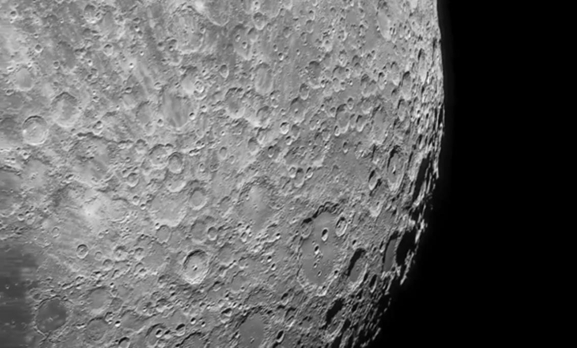 NASA发布迄今最清晰月球照:“地落”画面首度公开