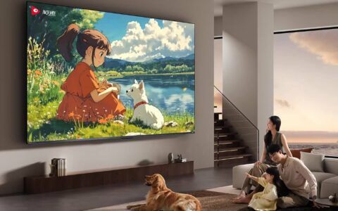 有娃家庭的洋房阳光客厅，百吋电视这样挑，兼顾护眼与体验