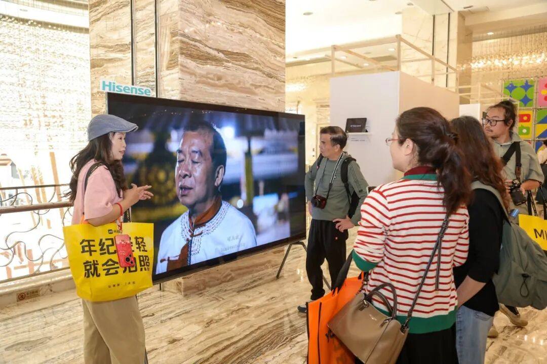 海信百吋电视助力米拍摄影展:极致影像艺术遇上顶尖显示科技