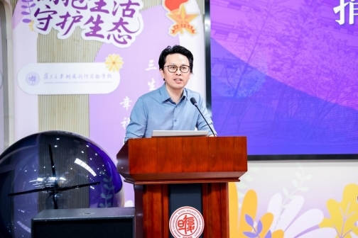 世界读书日｜爱视可发布“空间光学读写台”，黑科技解决K12最大护眼痛点